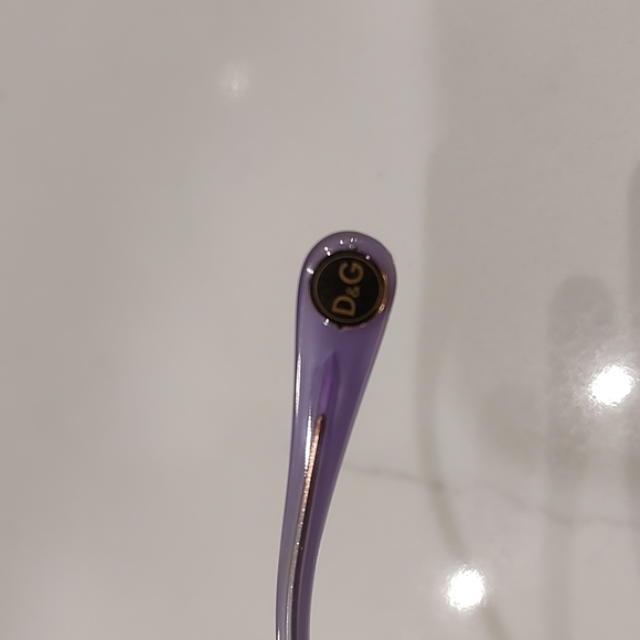 Dolce & Gabbana (D&G) women's sunglasses - Picture 6 of 9